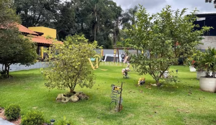Chácara / sítio com 2 quartos à venda na Rua Va Massafera, 225, Jardim Caiapia, Cotia por R$ 750.000
