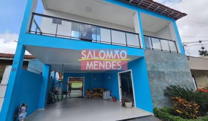 Casa em Condomínio Fechado. 04 quartos, 02 suítes, Clube. 995 mil.
