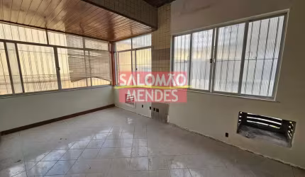 Imóvel Comercial com 10 salas, garagem junto ao Sesc e a Doca