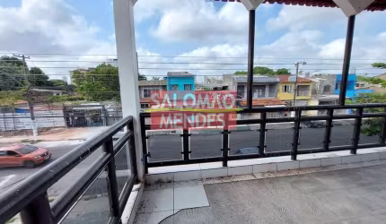 Sensacional casa de 2 pisos, sacada gourmet, 4 quartos. Excelente localização