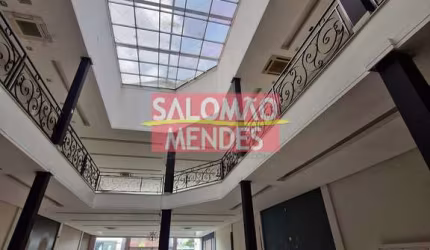 Prédio em 03 pavimentos, com 16 vagas de garagem e elevador no bairro Batista Campos, em Rua de gra