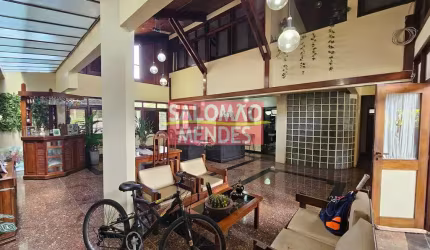 Casa em Condomínio Fechado tipo Chalé.. 02 pisos, 04 vagas, Condomínio Completo.