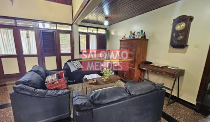 Casa em Condomínio Fechado tipo Chalé.. 02 pisos, 04 vagas, Condomínio Completo.