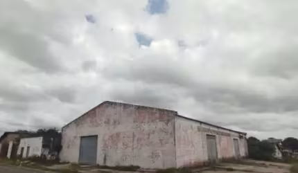 Imóvel Comercial à Venda – Terreno com Galpão – 723m²