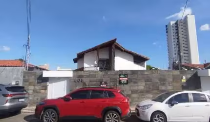 Casa Ampla para Locação – Bairro de Fátima