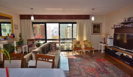 Apartamento a Venda em Moema em São Paulo - SP
