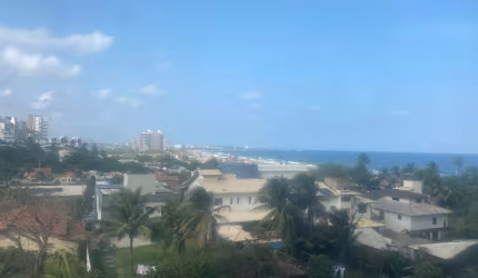 Apartamento mobiliado para locação 3 suítes 2 vagas próximo à praia