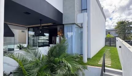 Luxuosa casa no Alphaville 2 salvador casa moderna 1 ano de construída