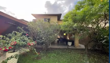 Casa na orla de jaguaribe  4/4 sendo 2 suítes terreno total de 400 Ⓜ️