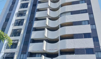 Apartamento na Jatiúca com 02 quartos