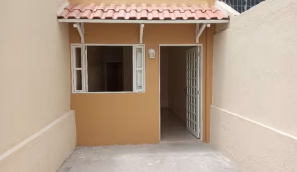 Casa no bairro da Gruta com 01 quarto.