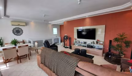Casa à venda com 3 quartos, 1 suíte e garagem na Santa Maria - Santos/SP