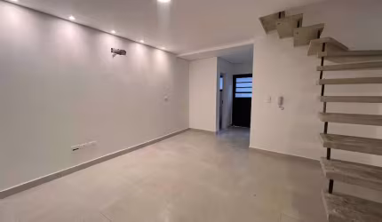 Sobrado à venda, 3 quartos, 1 vaga, Japui - São Vicente/SP