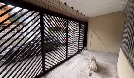 Sobrado à venda, 2 quartos, 1 vaga, Vila Cascatinha - São Vicente/SP