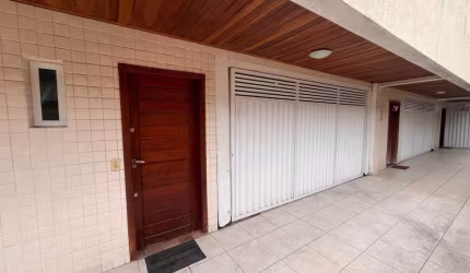 Sobrado à venda, 3 quartos, 1 suíte, 2 vagas, Vila Valença - São Vicente/SP