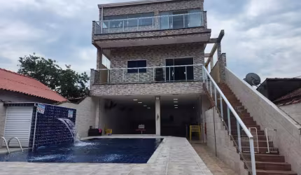 Sobrado à venda, 3 quartos, 1 suíte, 5 vagas, Vila São Jorge - São Vicente/SP