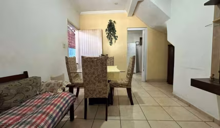 Casa à venda, 2 quartos, 1 suíte, 1 vaga, Rádio Clube - Santos/SP