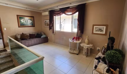 Casa à venda, 3 quartos, 1 suíte, 2 vagas, Vila Voturua - São Vicente/SP