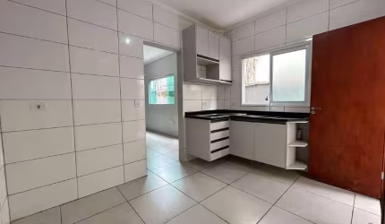 Casa à venda, 2 quartos, 1 suíte, 1 vaga, Bom Retiro - Santos/SP
