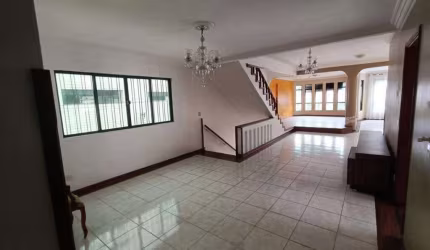 Casa à venda, 5 quartos, 3 suítes, 3 vagas, Embaré - Santos/SP