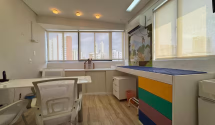 Alugo sala com 2 ambientes e 1 banheiro toda mobiliada ao lado do shopping Recife