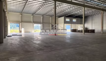 Galpão Industrial com 1200m² para locação em Brusque
