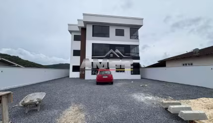Apartamento com 2 dormitórios e 77m² no Paquetá em Brusque SC