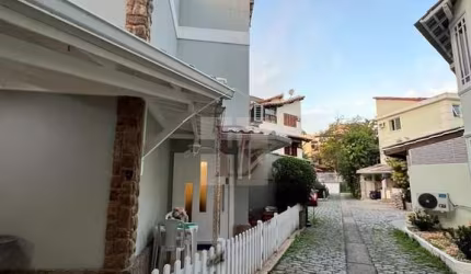 Casa de Luxo na Barra da Tijuca com 3 Quartos, 2 Suítes e 3 Vagas de Garagem - Rio de Janeiro-RJ