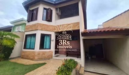 Linda Casa à venda, 3 dormitórios, 1 suíte.