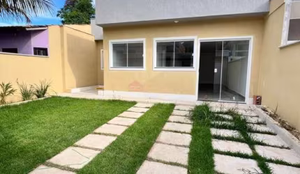 Casas duplex e lineares de 2 quartos com suíte em condomínio fechado
