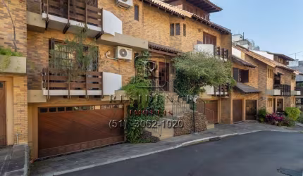 Casa com 3 quartos à venda na Rua Jaraguá, 355, Bela Vista, Porto Alegre, 291 m2 por R$ 1.749.000