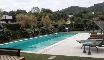 Mansão de Luxo em Condomínio Chácara Flora - 4 quartos, 4 suítes, 3 salas, 6 banheiros, 4 vagas de garagem - Itapema-SC