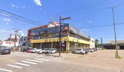 Locação de Prédio Comercial de Alta Visibilidade na Floresta, Porto Alegre-RS: 4 Banheiros, 1.839m² de Área e Estacionamento Amplo