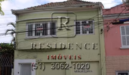 Casa Comercial de Alto Padrão na Floresta, Porto Alegre-RS: 9 Salas, 2 Banheiros, 270m² - Venda ou Locação!