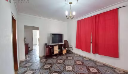 Casa com 3 dormitórios à venda em excelente localização no Alto dos Passos