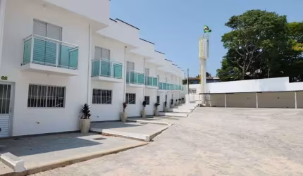 Casa com 2 dormitórios para alugar, 72 m² por R$ 2.300,00/mês - Caldana - Louveira/SP