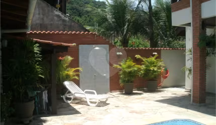Casa com 3 quartos à venda em Jardim Enseada - SP