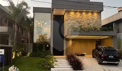 Casa com 6 quartos à venda em Riviera - SP