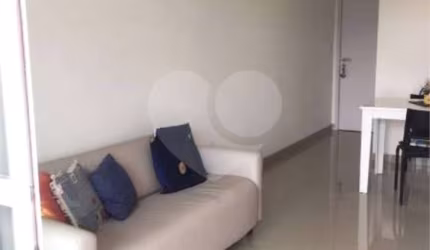 Apartamento com 1 quartos à venda em Vila Mathias - SP