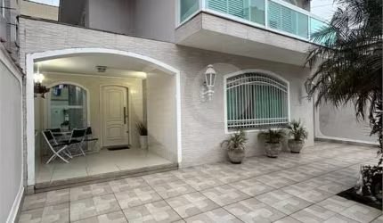 Sobrado com 3 quartos à venda em Aparecida - SP