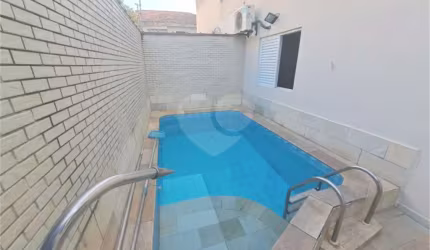 Casa térrea com 3 quartos à venda em Embaré - SP