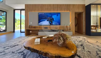 Casa com 6 quartos à venda em Riviera - SP