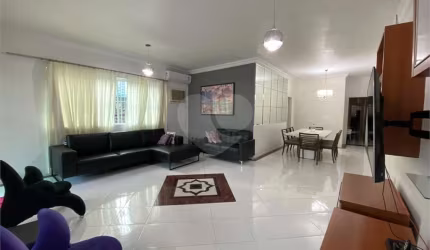 Casa com 6 quartos à venda em Marapé - SP