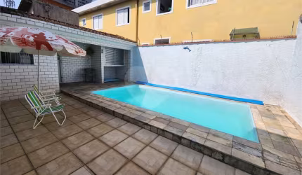 Sobrado com 3 quartos à venda em Parque Bitaru - SP