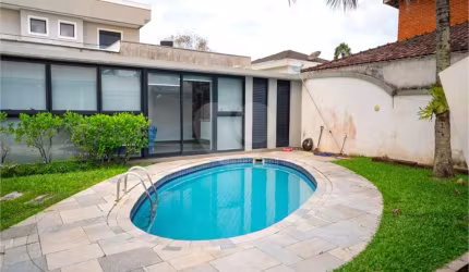 Casa com 4 quartos à venda em Jardim Acapulco - SP