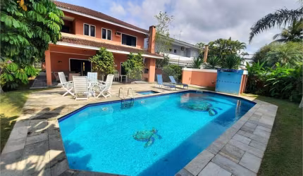 Casa com 4 quartos à venda em Jardim Acapulco - SP