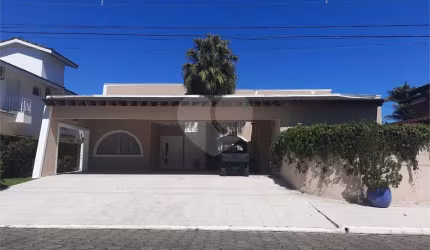 Casa com 6 quartos à venda em Jardim Acapulco - SP