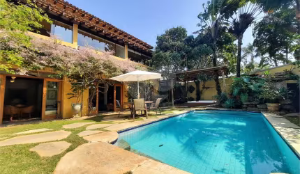 Casa com 4 quartos à venda em Jardim Acapulco - SP