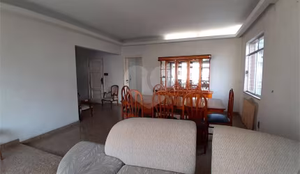 Apartamento com 3 quartos para locação em Gonzaga - SP