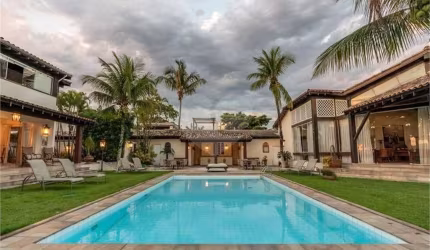 Casa com 10 quartos à venda em Enseada - SP